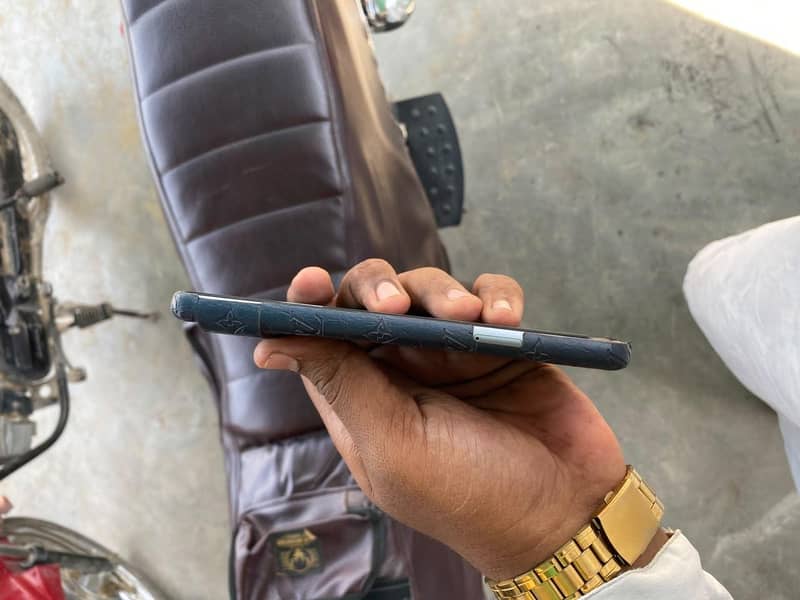 Google Pixel 8 Official 5
