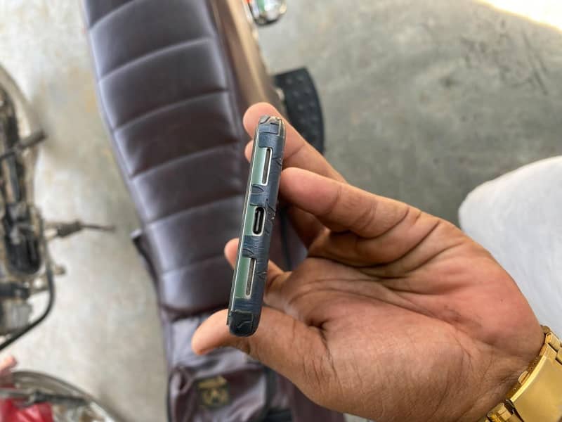 Google Pixel 8 Official 7
