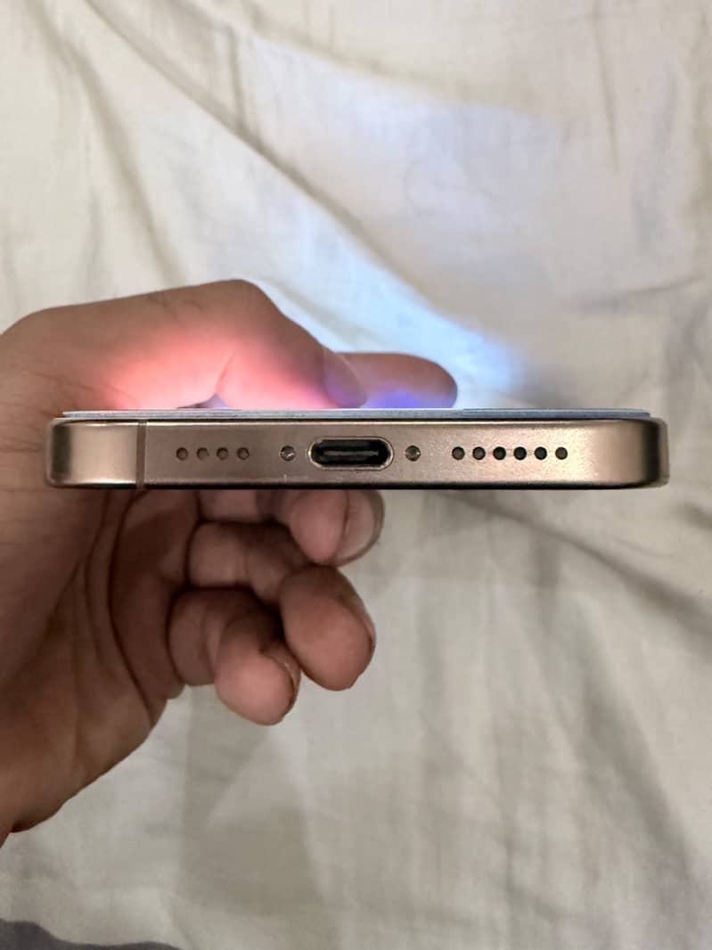 Apple iPhone 16 Pro Max 3