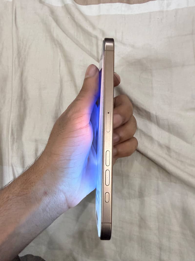 Apple iPhone 16 Pro Max 5