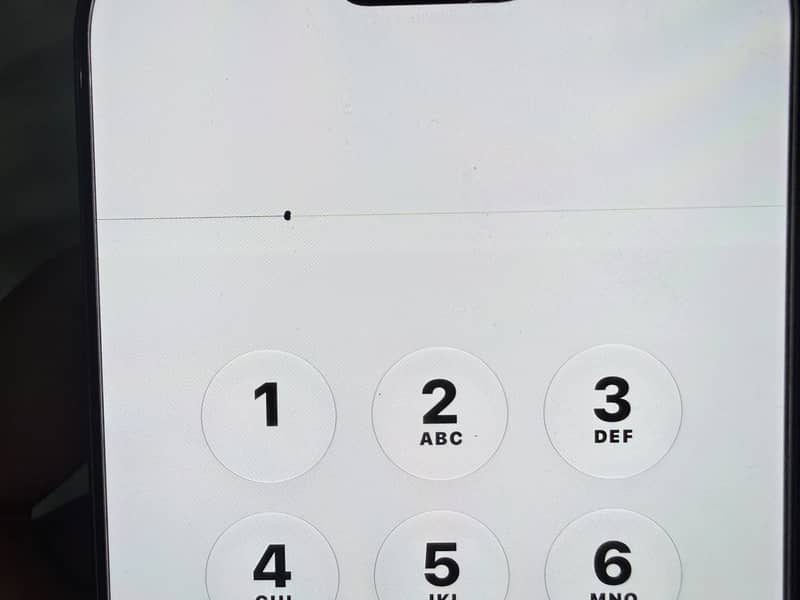 Apple iPhone 16 Pro Max 9