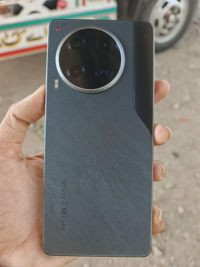 Tecno CAMON 30