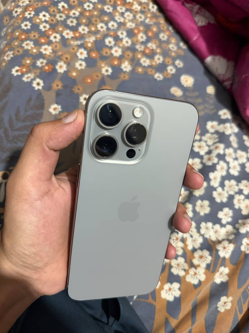 Apple iPhone 15 Pro Max 1