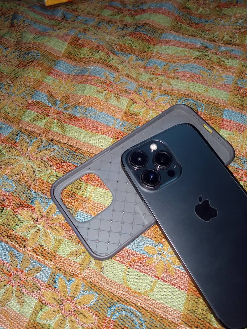 Apple iPhone 13 Pro 1