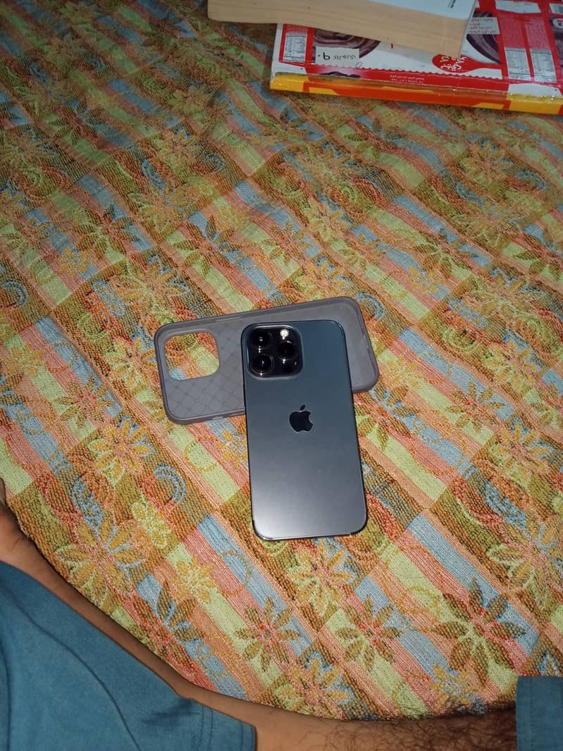 Apple iPhone 13 Pro 4