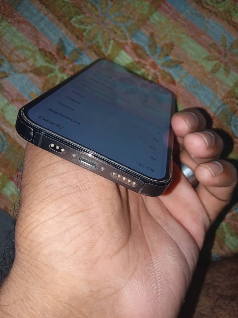 Apple iPhone 13 Pro 6
