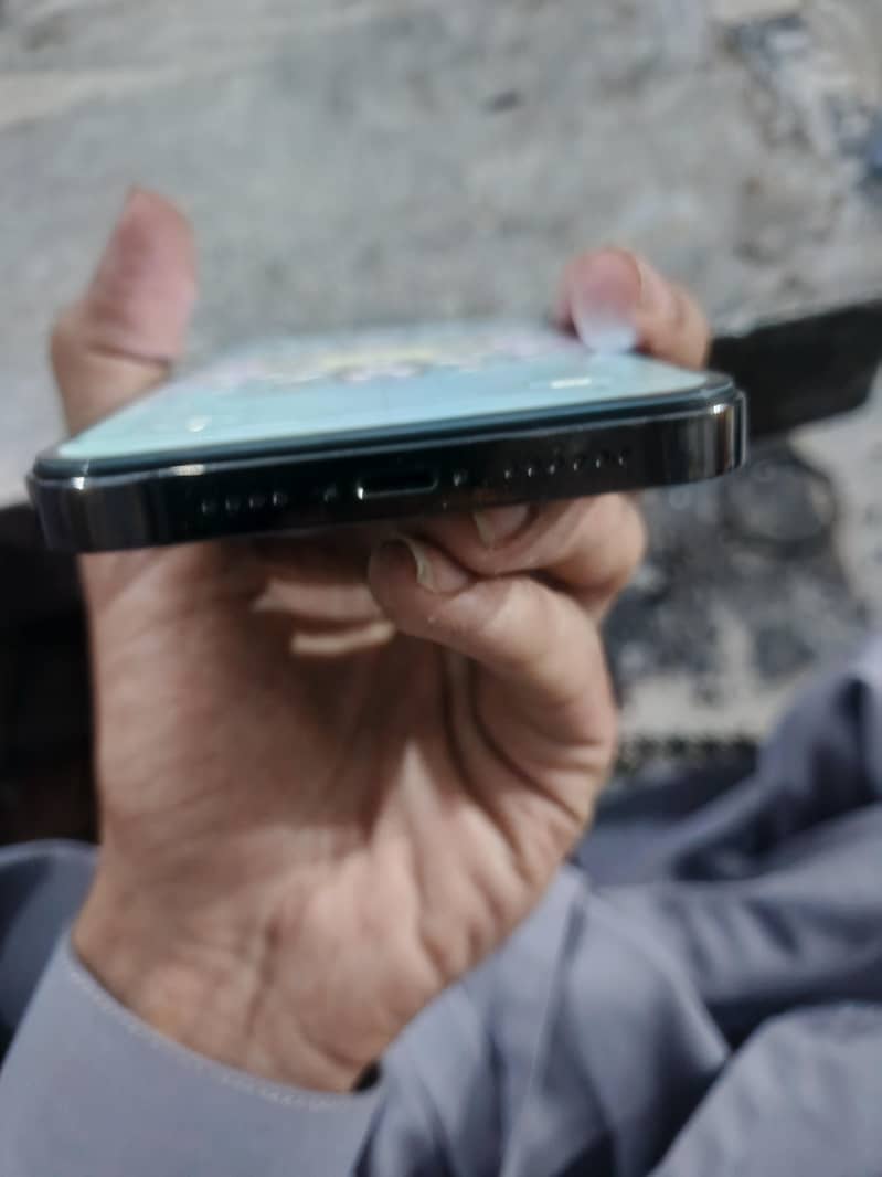 Apple iPhone 13 Pro Max 3
