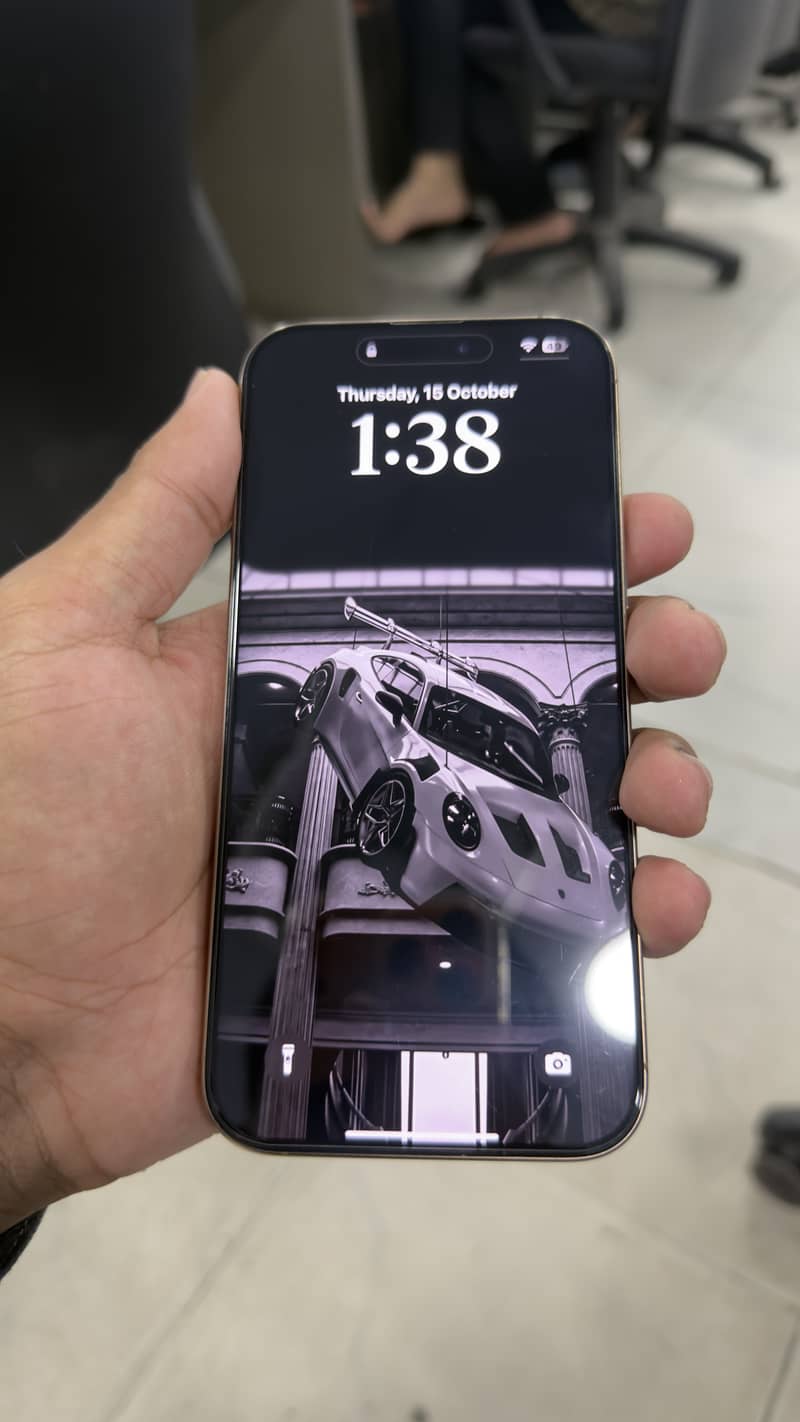 Apple iPhone 16 Pro Max 1