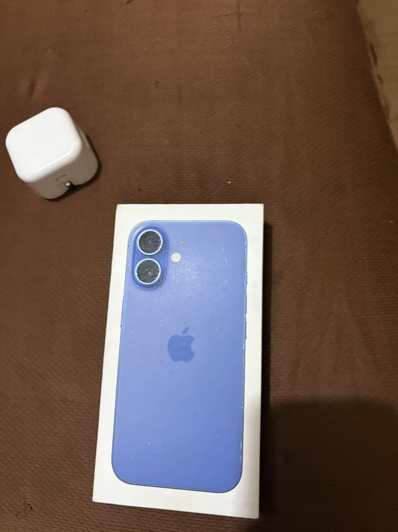 Apple iPhone 16 2