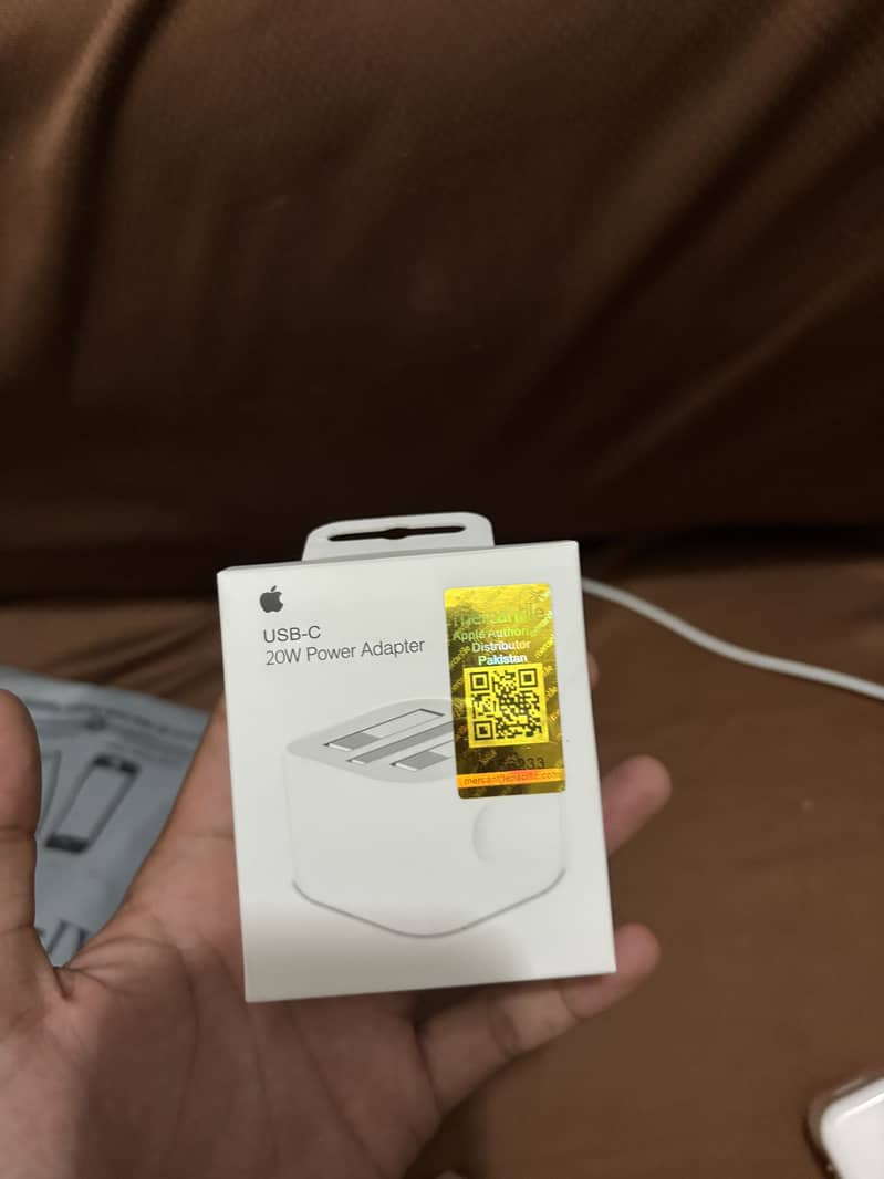 Apple iPhone 16 3