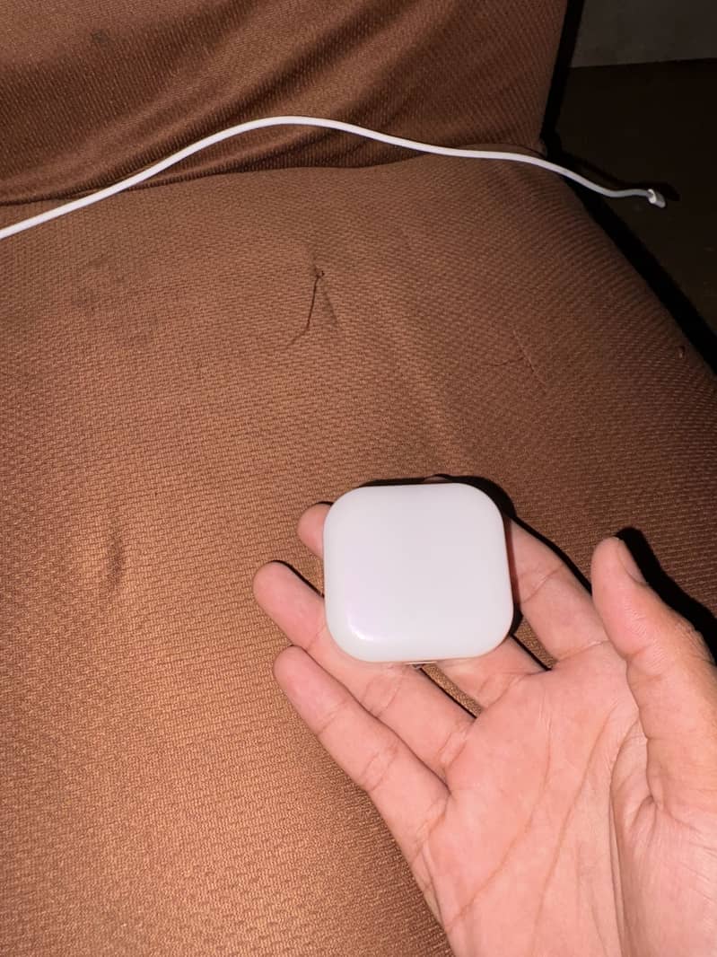 Apple iPhone 16 6