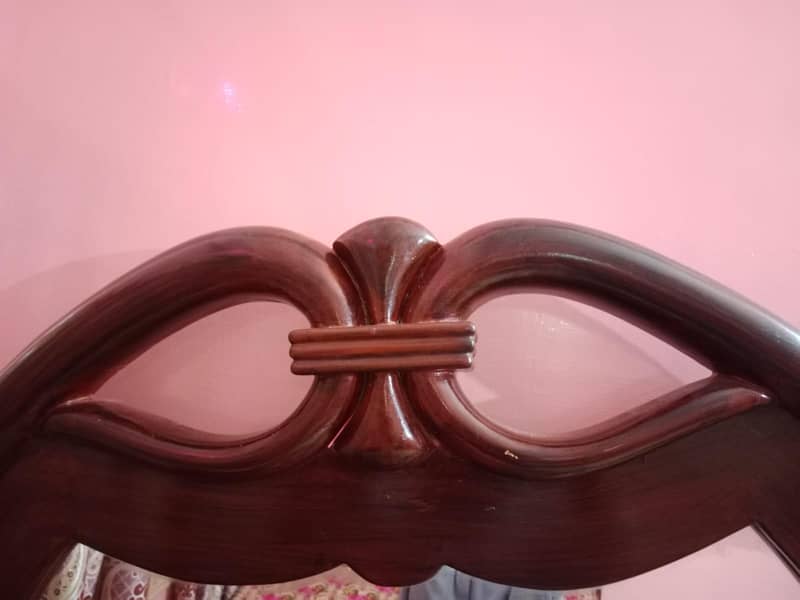 Dressing table good condition unique design, 1