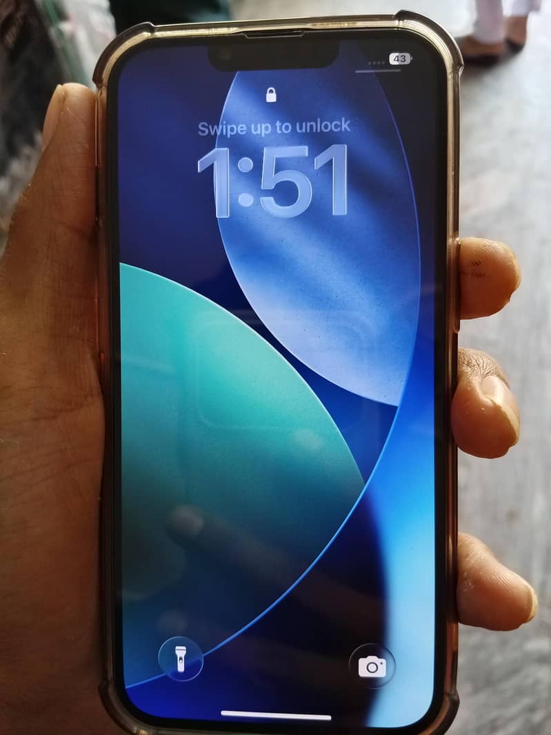 Apple iPhone 13 4