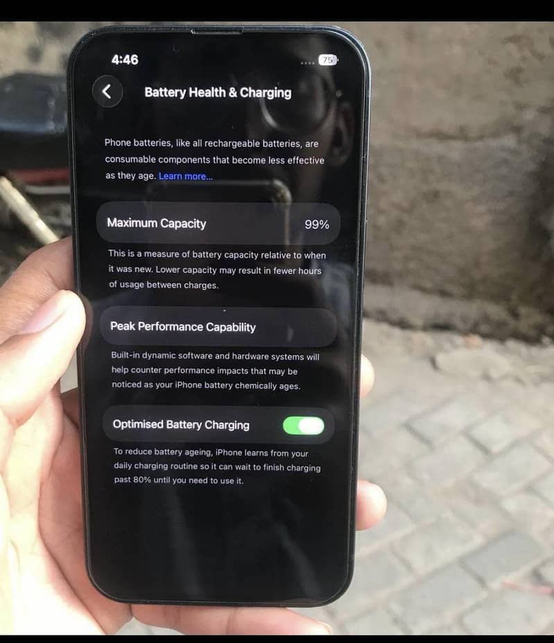 Apple iPhone 13 4