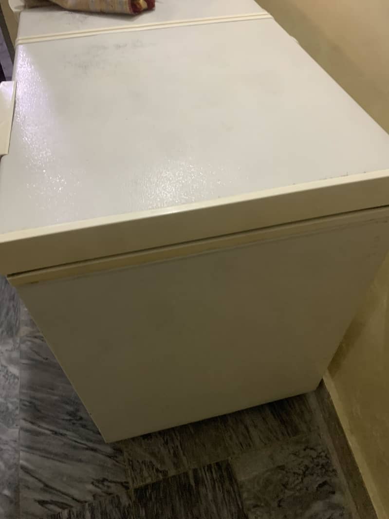 Good condition freezer 3