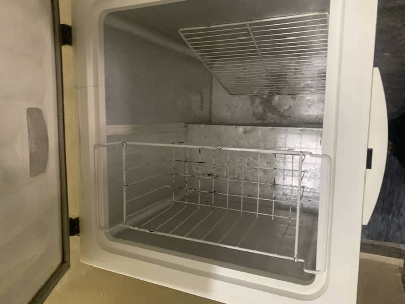 Good condition freezer 4
