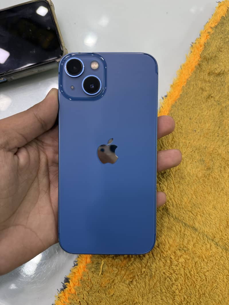 Apple iPhone 13 0