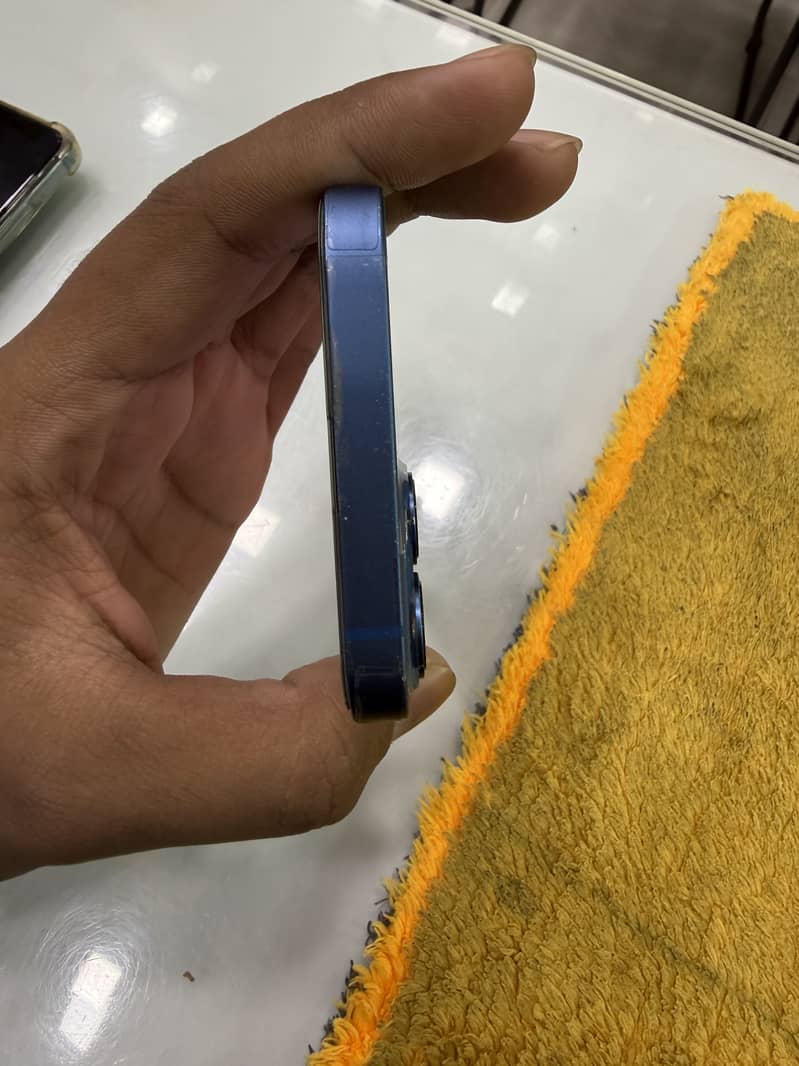 Apple iPhone 13 1