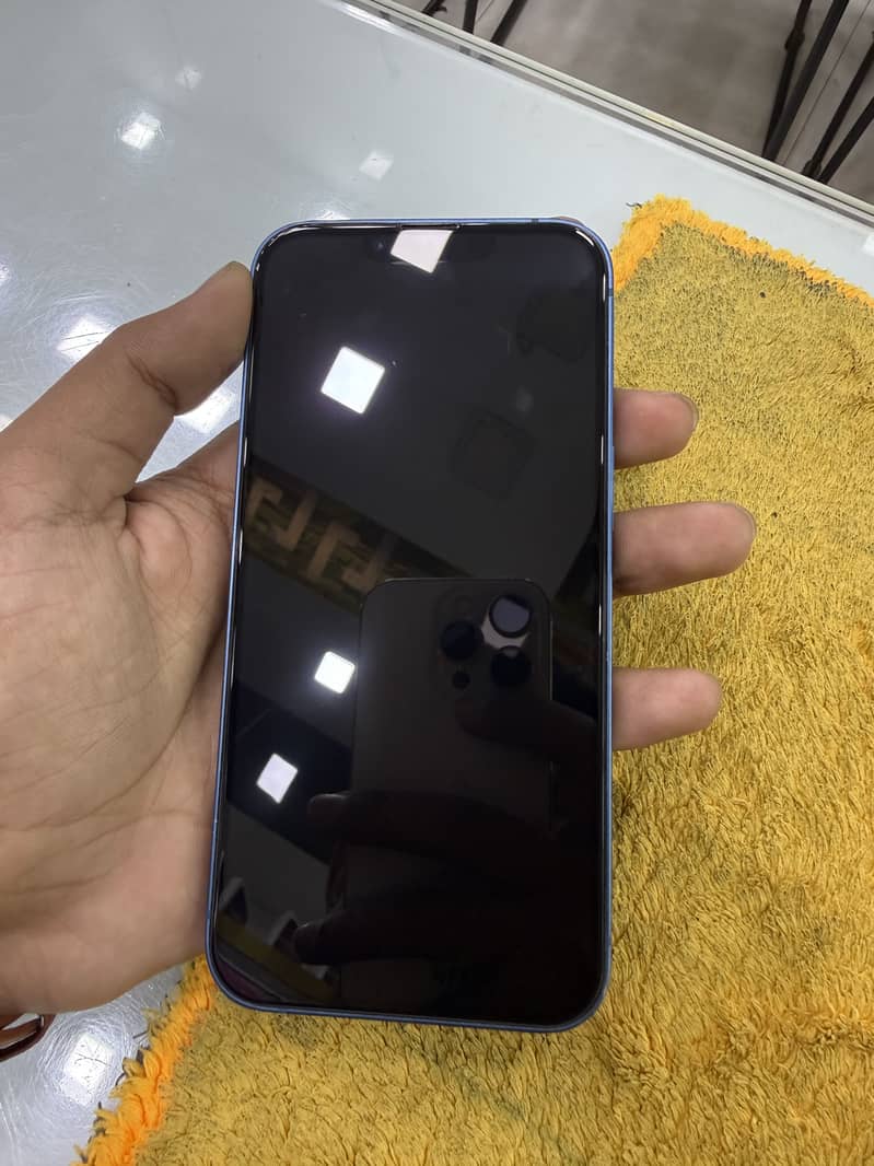 Apple iPhone 13 4