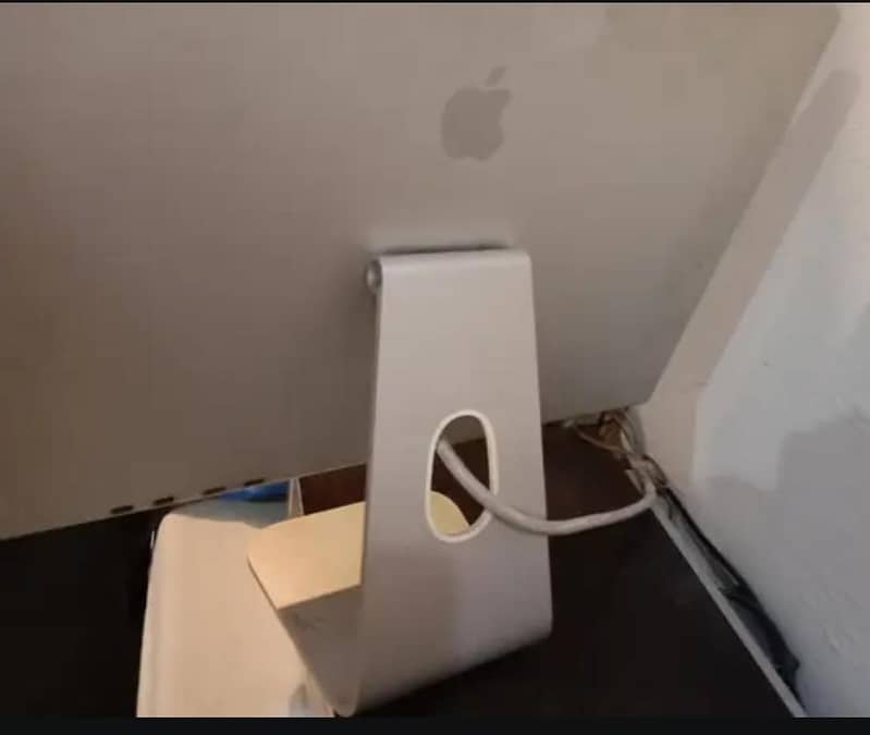 Apple LCD 3