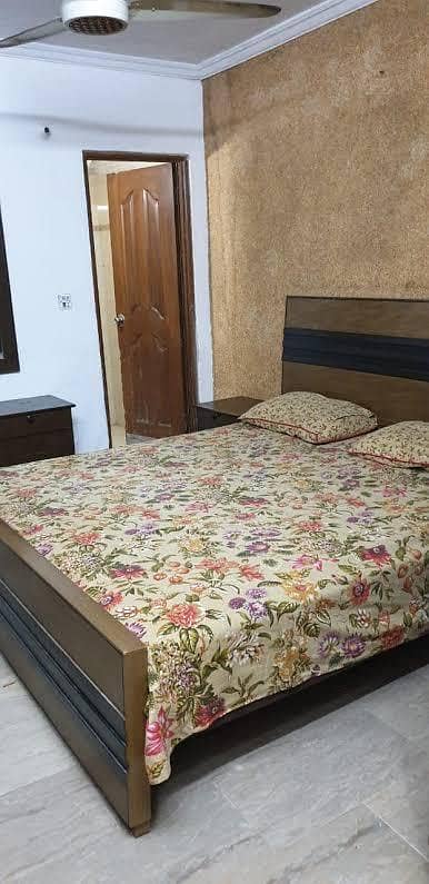 Female Job and room for rent