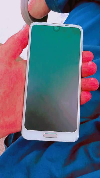 Sharp Aquos R2