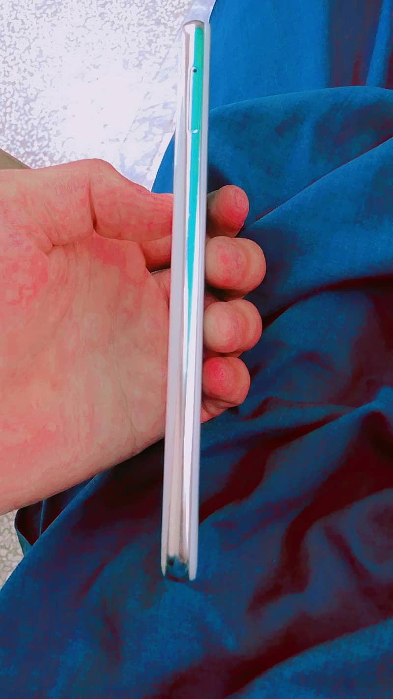 Sharp Aquos R2 1