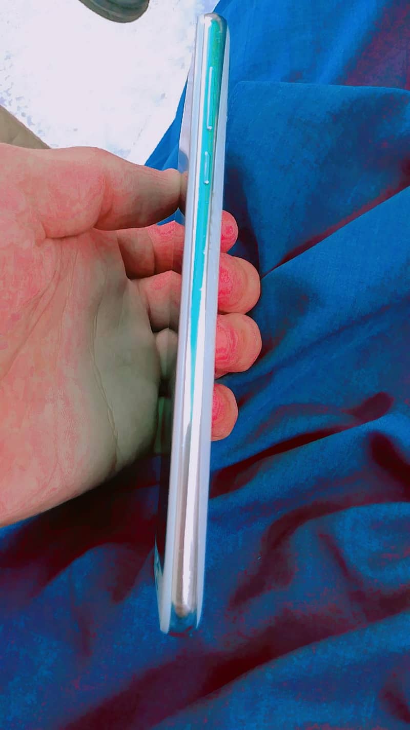 Sharp Aquos R2 2