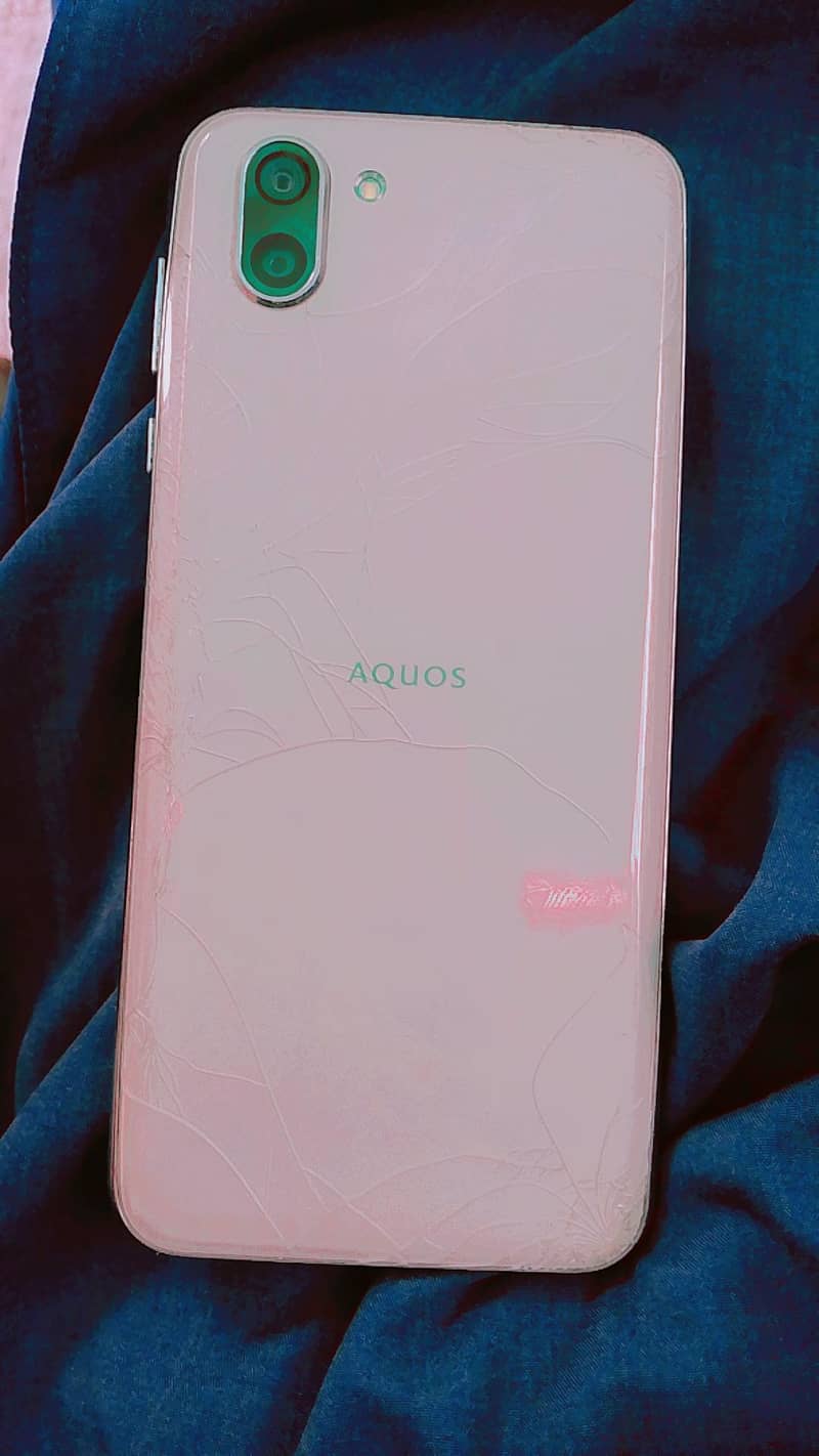 Sharp Aquos R2 3