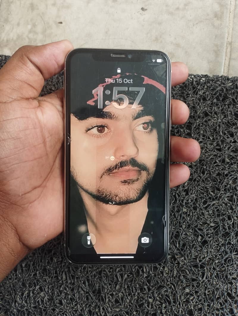 Apple iPhone 11 Pro 1