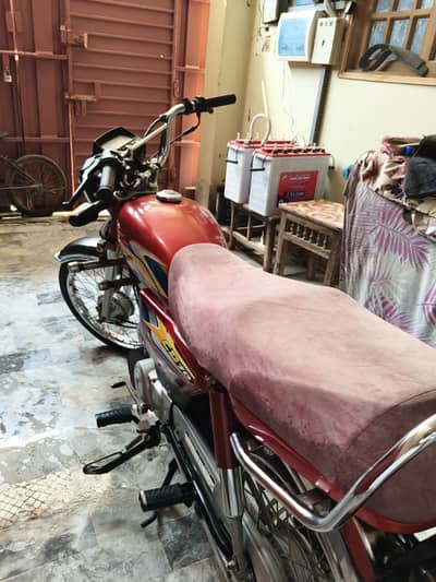 Honda CD 70 2025