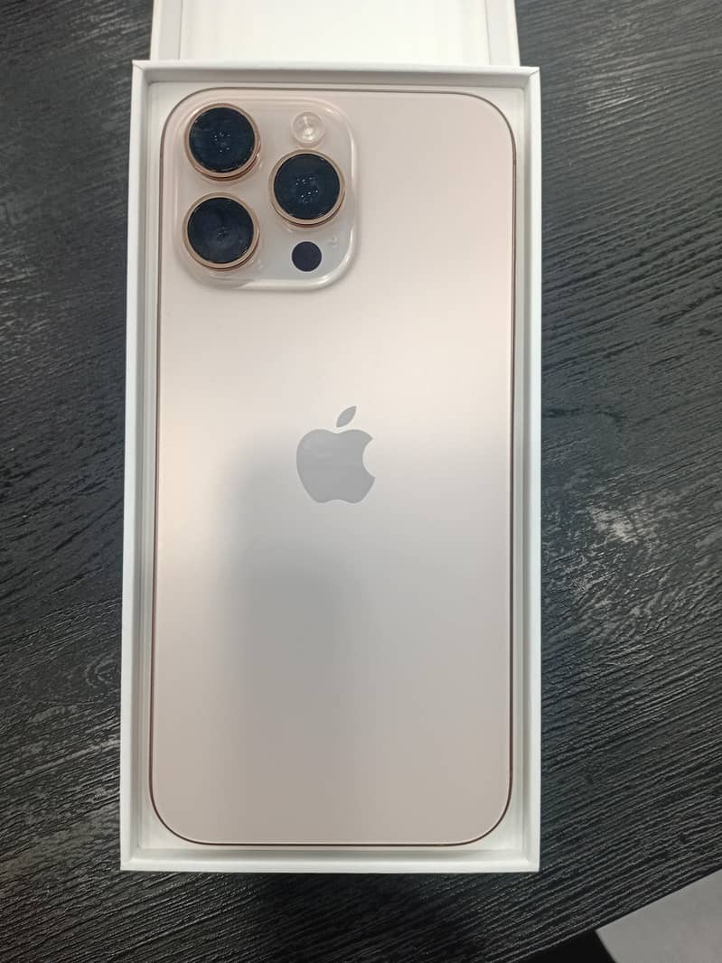 Apple iPhone 16 Pro Max 0