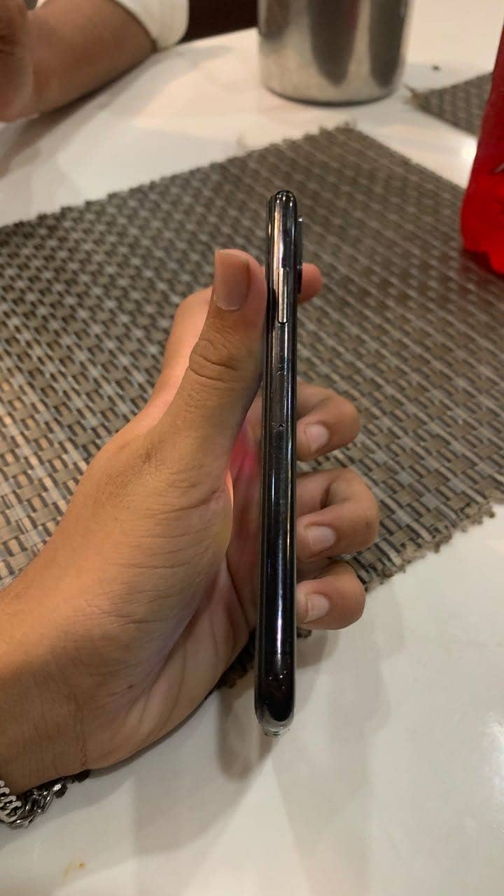 Apple iPhone XS 0