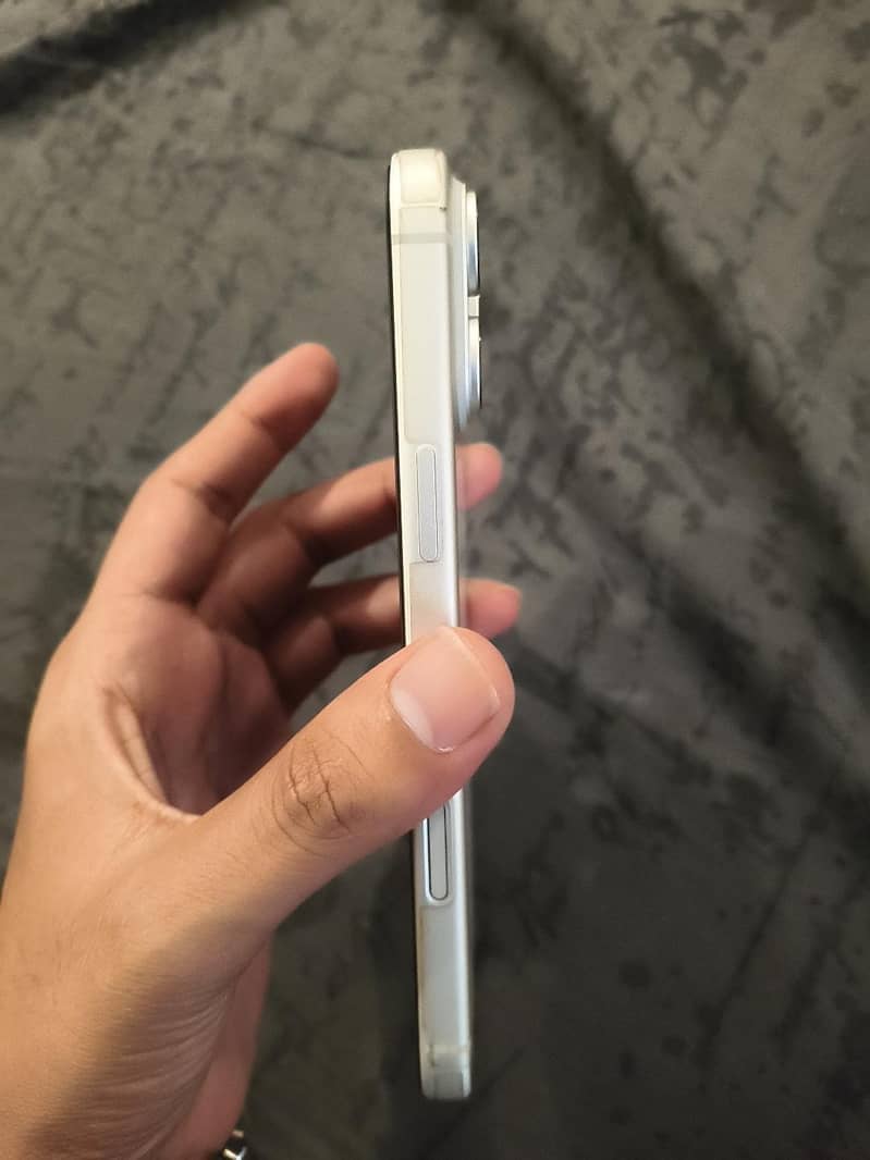 Apple iPhone 17 Pro Max 8