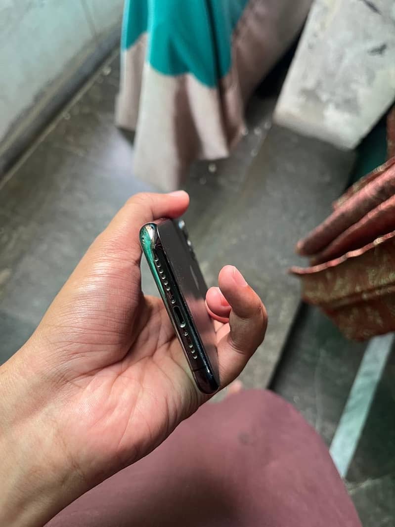 Apple iPhone 11 Pro 3