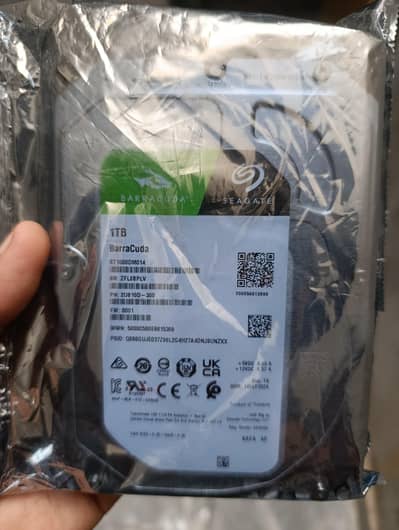 Seagate BarraCuda 1TB Internal Hard Drive – Brand New