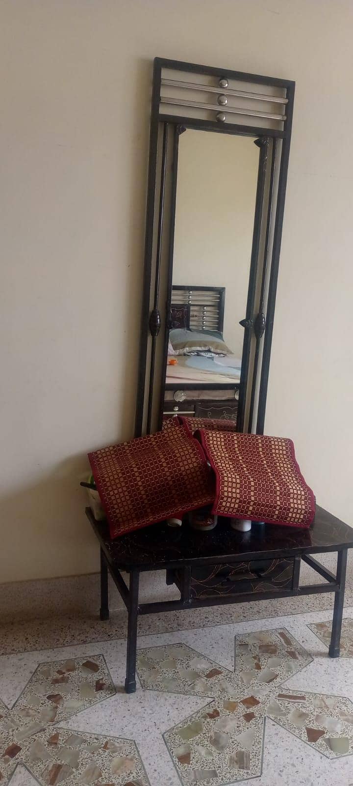 Dressing Table 0