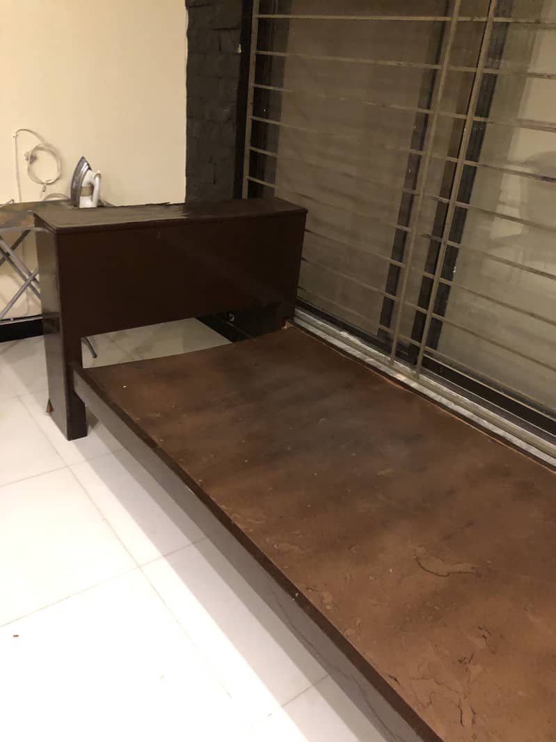 Solid wood single bed with storage compartment 0