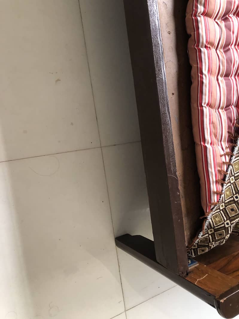 Solid wood single bed with storage compartment 4