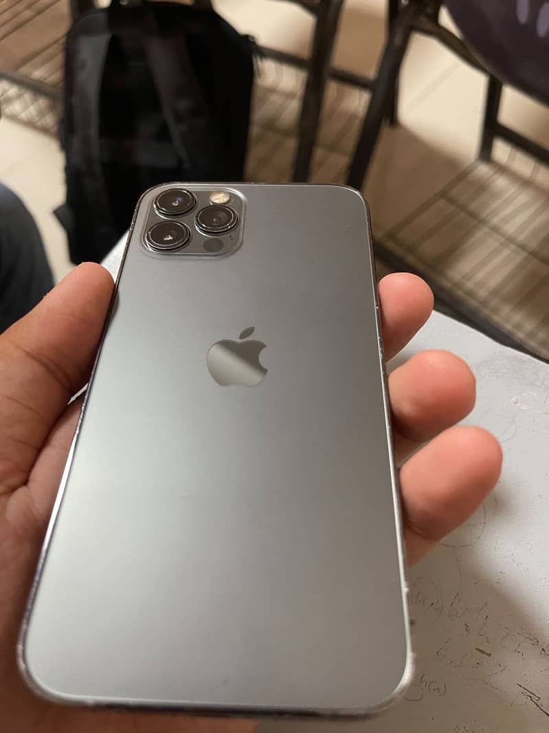 Apple iPhone 12 Pro 3