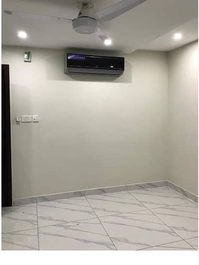 Brand New Building Semi Furnished Area 1100 Square Feet Floor Available For Rent Corporate Office On Main Boulevard Road Gulberg 3 Lahore