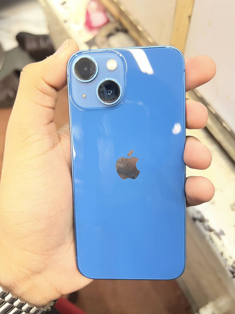 Apple iPhone 13 mini 0