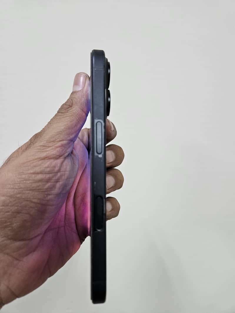 Apple iPhone 16 1