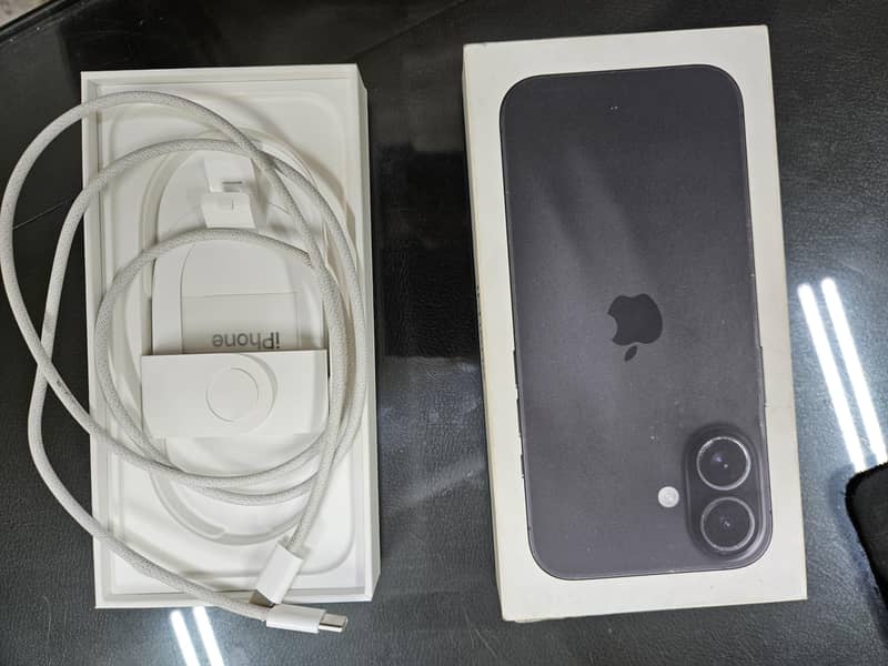 Apple iPhone 16 4