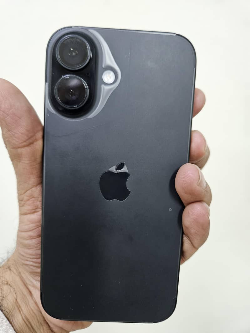 Apple iPhone 16 9
