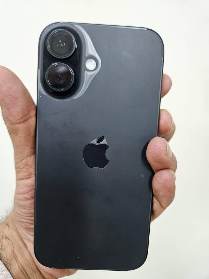 Apple iPhone 16 10