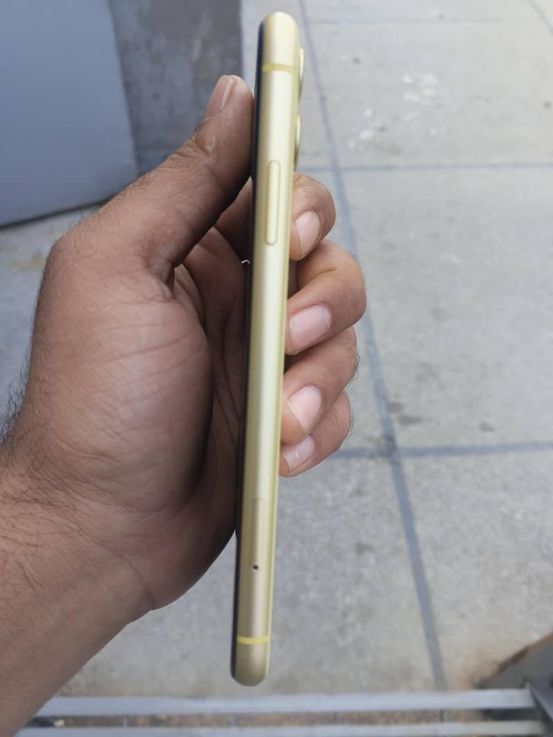 Apple iPhone 11 2