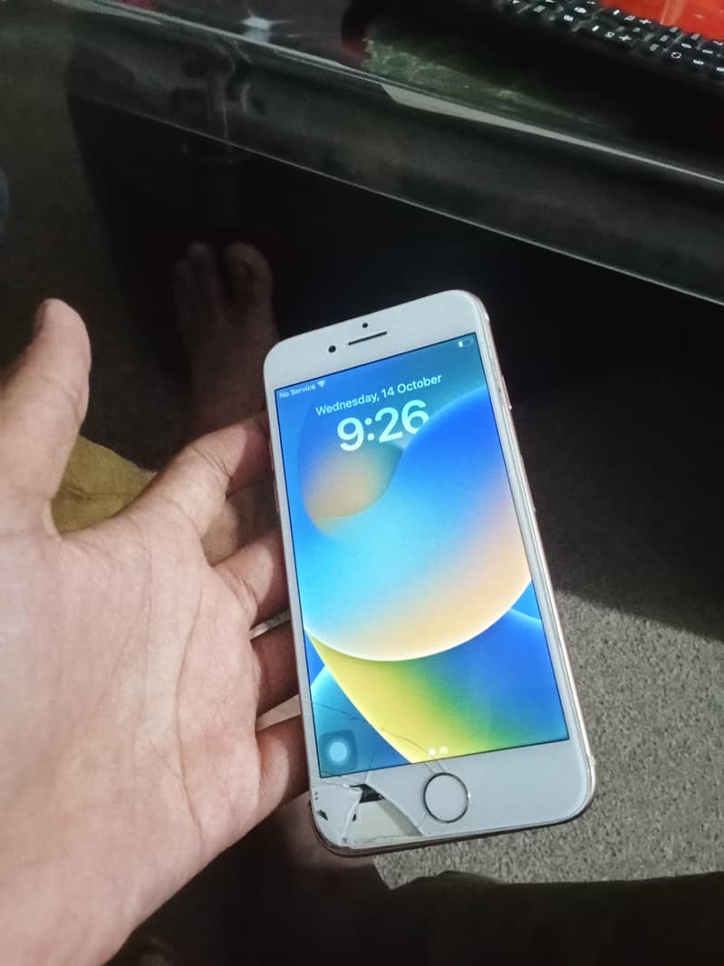 Apple iPhone 8 3