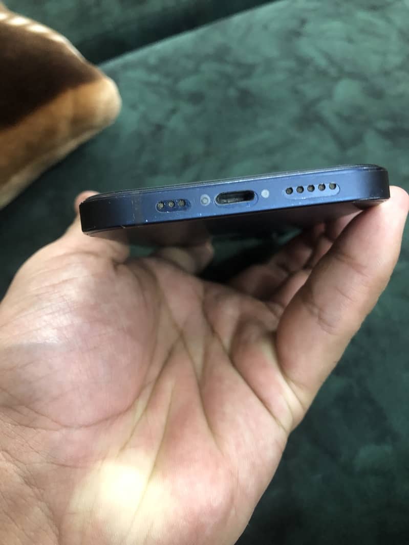 Apple iPhone 12 1