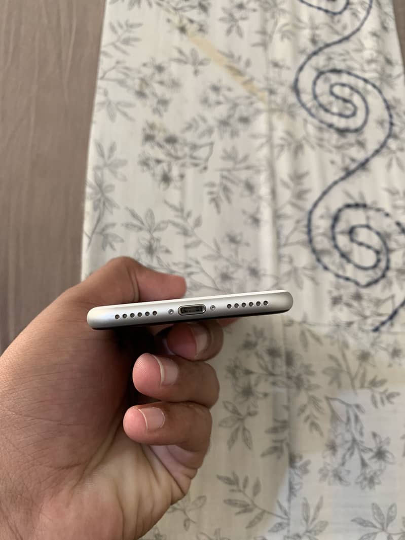 IPhone SE 5
